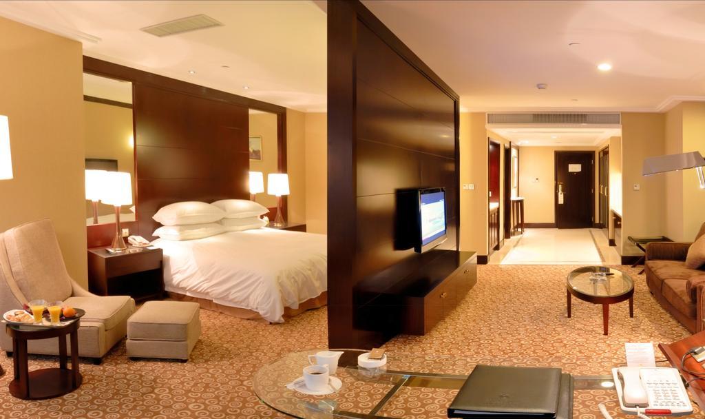 Golden Eagle Summit Hotel Downtown Nankín Habitación foto